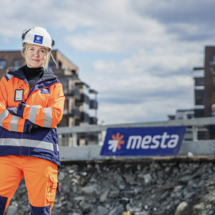 Konsernsjef Marianne Bergmann Røren i Mestas arbeidstøy